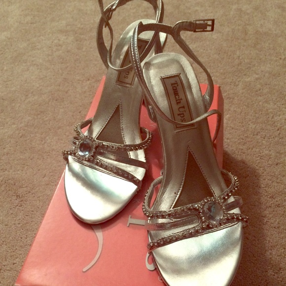 Silver prom/pageant heels - Picture 1 of 2