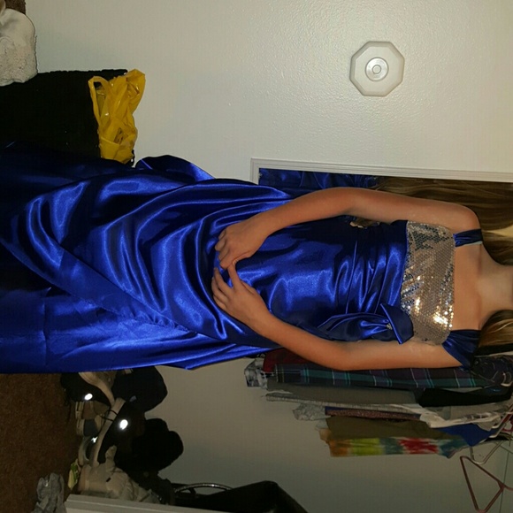 Pagent dress - Picture 1 of 2