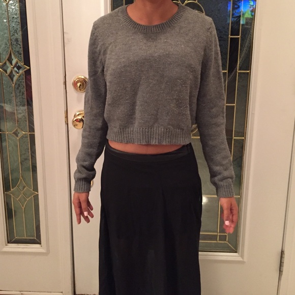 Grey cropped sweater