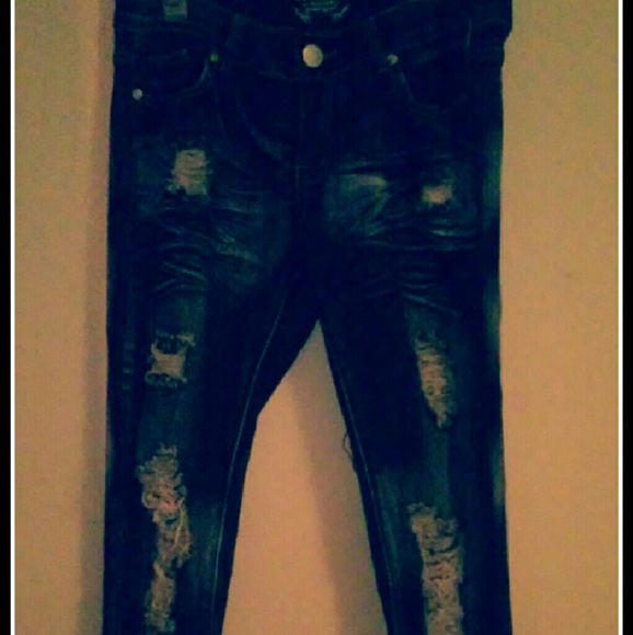 Dark washed boyfriend jeans