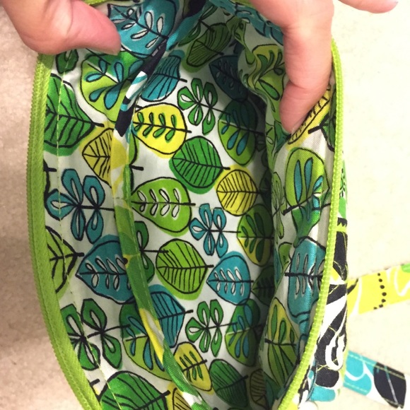 Vera Bradley matching Crossbody and wallet - Picture 3 of 4