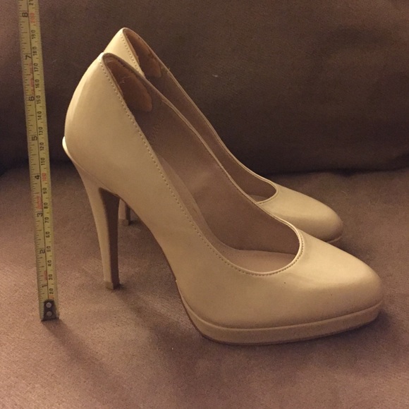 🛑SOLD🛑 Cream 4" Elle Heels - Picture 3 of 3
