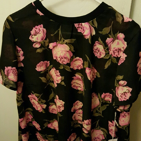 Black floral print tulip back top