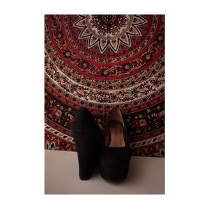 Basic black suede wedge