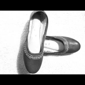 Comfy ballet flats. Size 7.5