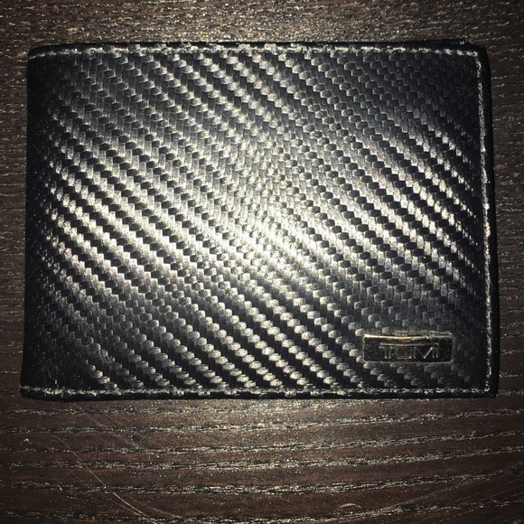 tumi carbon wallet