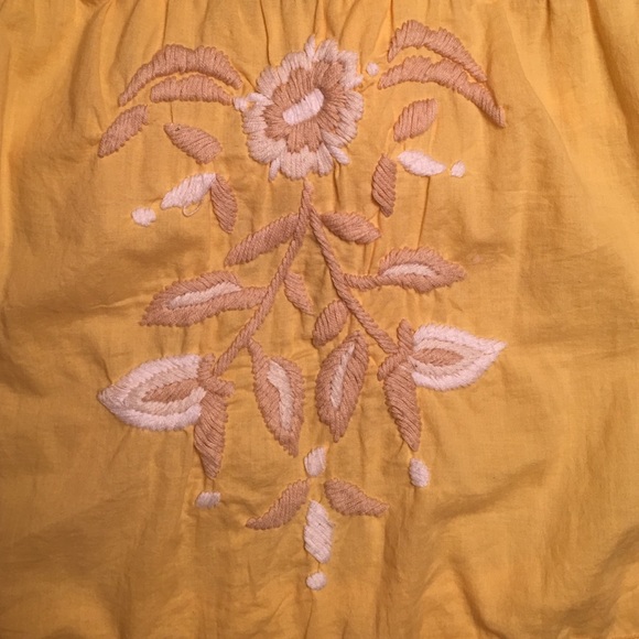 Yellow embroidered tank - Picture 2 of 4