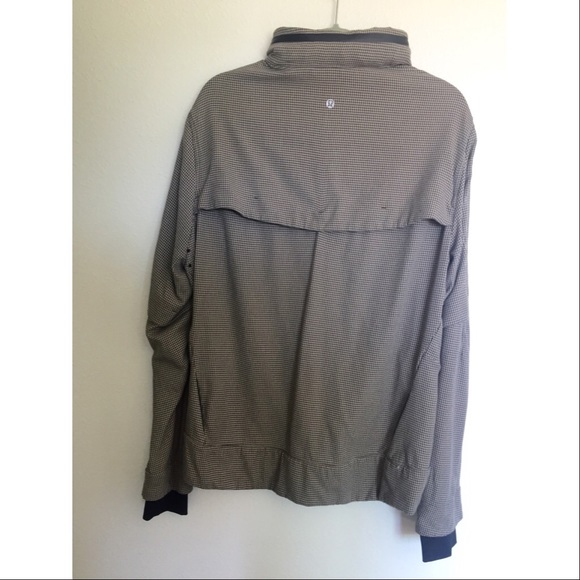 LULULEMON JACKET w/ PACKABLE HOOD