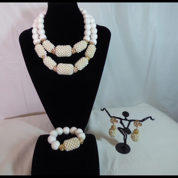 Genuine Coral jewelry set - Picture 4 of 4