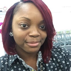 Meet your Posher, Monique