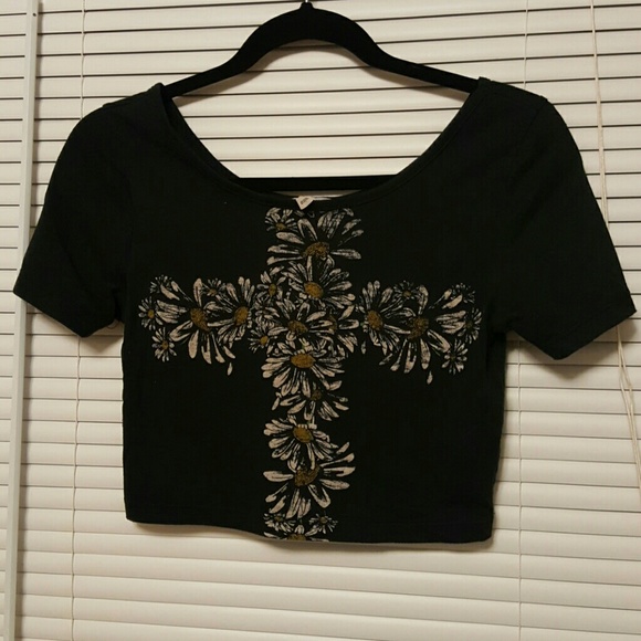PacSun black crop top