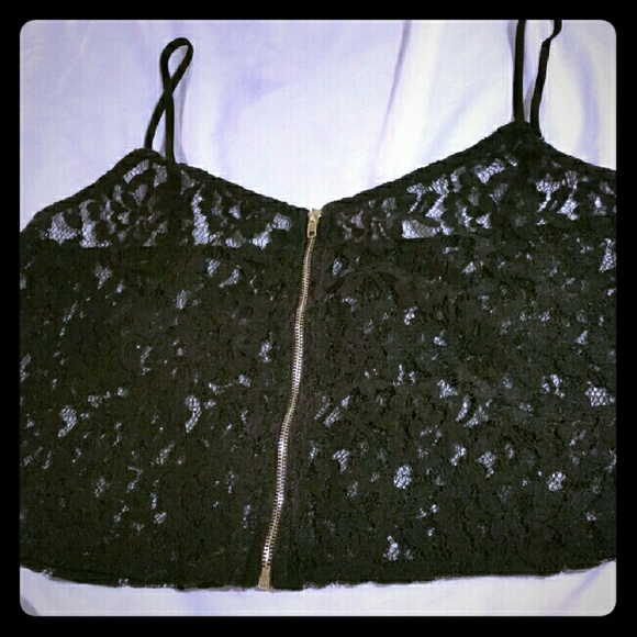 2b Bebe Lace Crop Tank