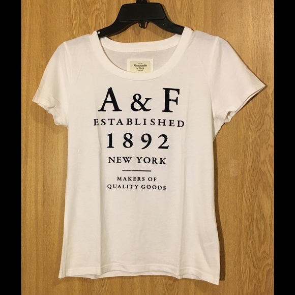 Graphic tee