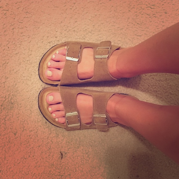 Look alike Birkenstocks 💕