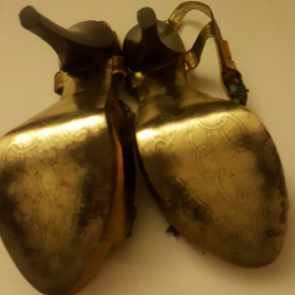 Bronze  T-Strap Platform Sandals with Stones - Picture 3 of 4