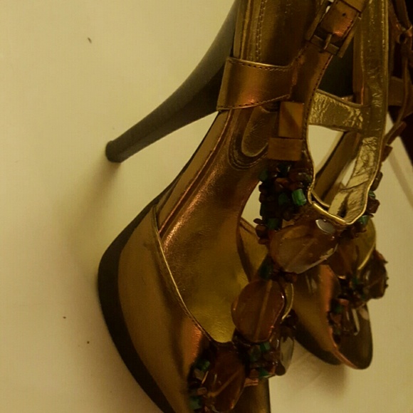 Bronze  T-Strap Platform Sandals with Stones - Picture 4 of 4