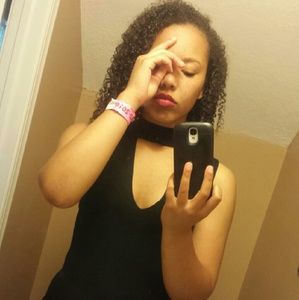 Meet your Posher, Adia