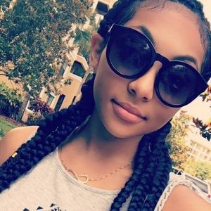 Meet your Posher, Blaire