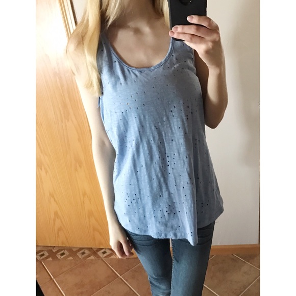 LAST ONE✨Baby Blue Distressed Tank - Picture 3 of 4