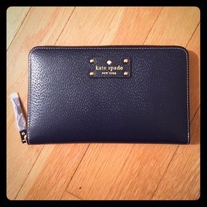 💕HOST PICK!💕 NWT Kate Spade Travel Wallet