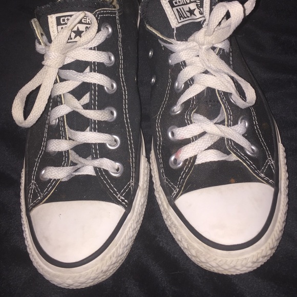 Converse tennis shoes women's size 8.5