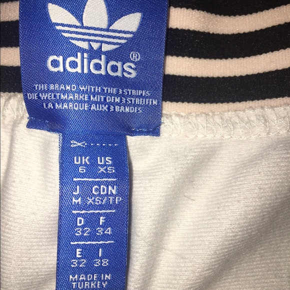 Adidas rose patterned shorts 🌸 *SOLD* - Picture 4 of 4