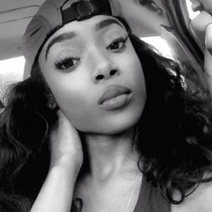 Meet your Posher, Shakira