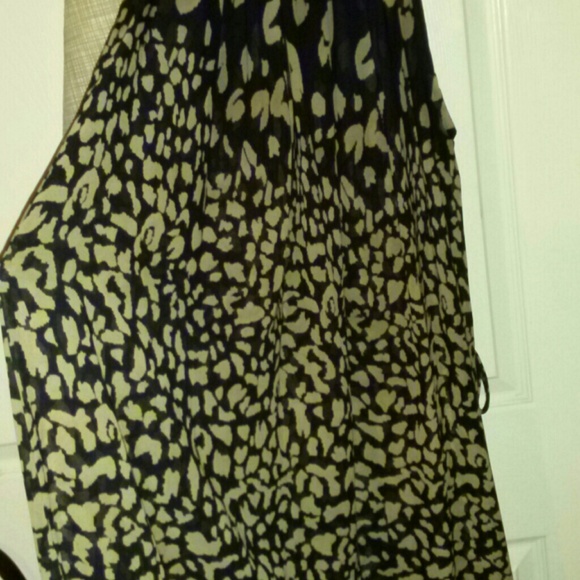 Dress - Picture 3 of 4