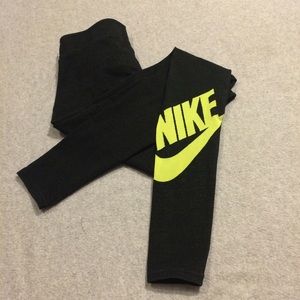 NIKE leg a see LEGGINGS