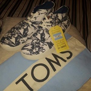 TOMS
