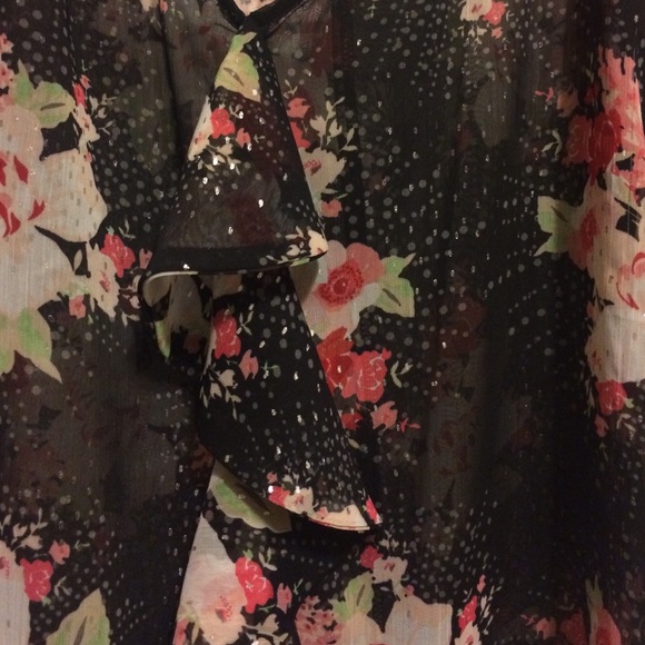 Candie's - Picture 2 of 4