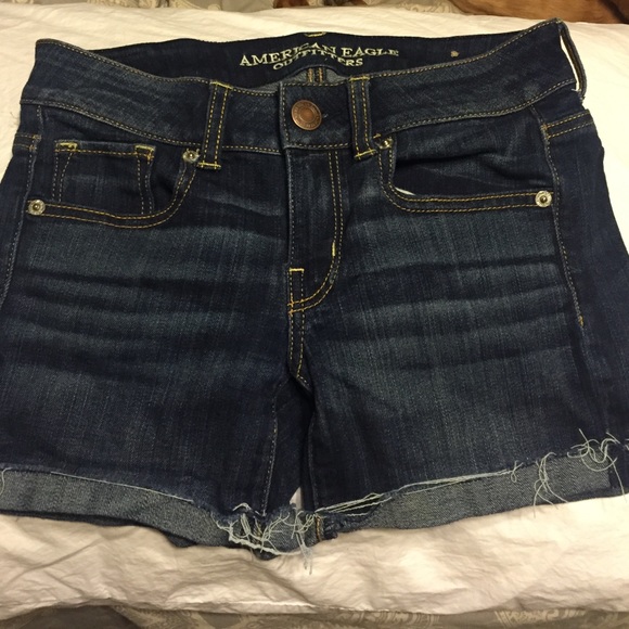 American Eagle dark wash jean shorts size 0.