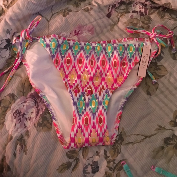 New Victoria's Secret "The Teeny bikini" size M