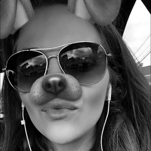 Meet your Posher, Carly