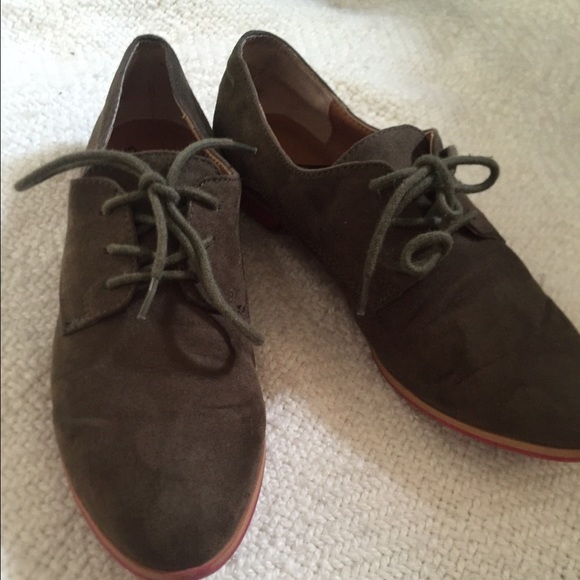 Dark green oxfords.✨