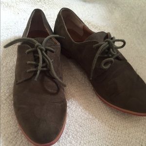 Dark green oxfords.✨