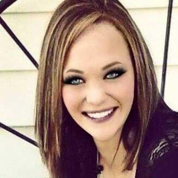 Meet your Posher, Sarah - Picture 1 of 1