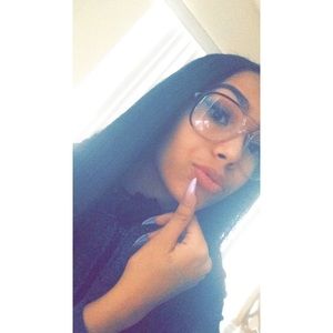 Meet your Posher, Taylor