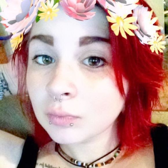 Meet your Posher, Lilith - Picture 1 of 1