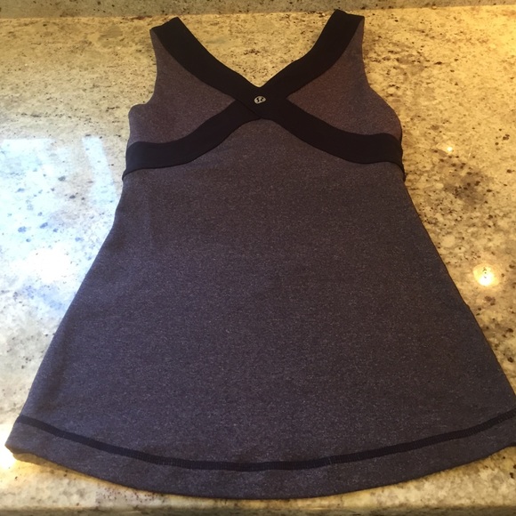 Lululemon tank - Picture 1 of 2