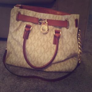 Michael Kors Hampton