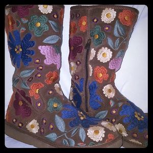 UGG WAHINE BOOTS