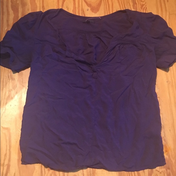 BOGO ITEM Gap tee