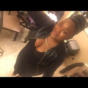 Meet Your Posher, Daphne