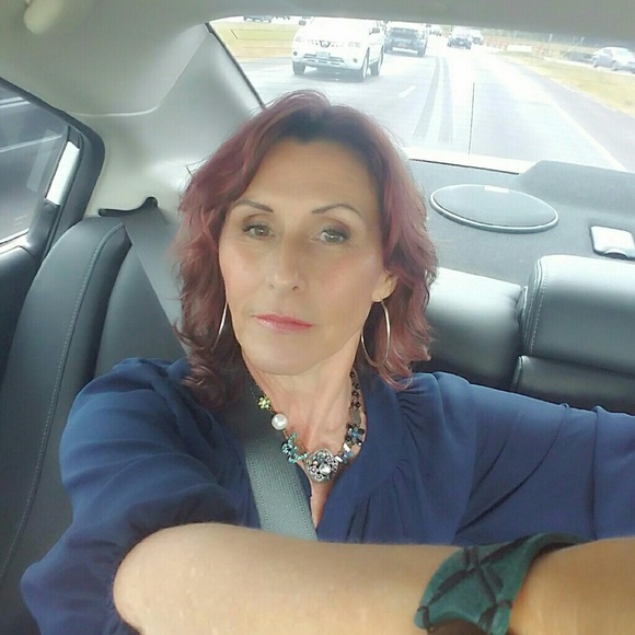 Meet your Posher, Tina