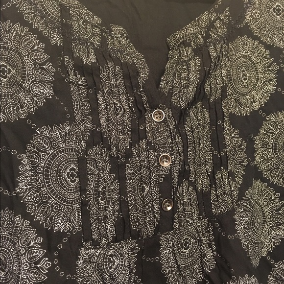 Black & white patterned peasant top - Picture 3 of 5