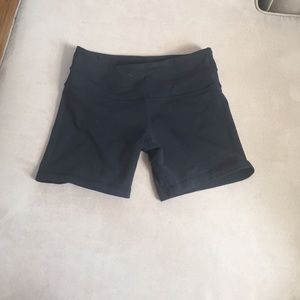 Adorable Lululemon Wunder Short