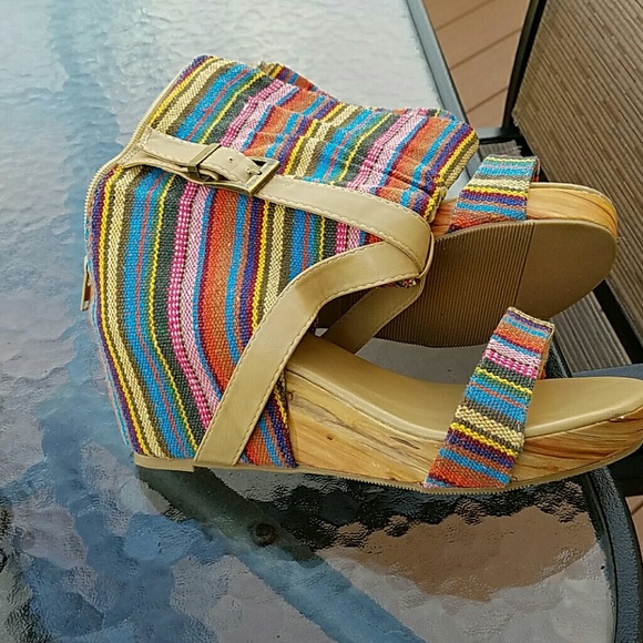 Sandals - Picture 3 of 4