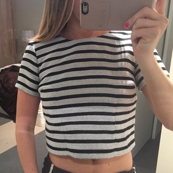 Adorable Express Striped Crop Top - Picture 3 of 3