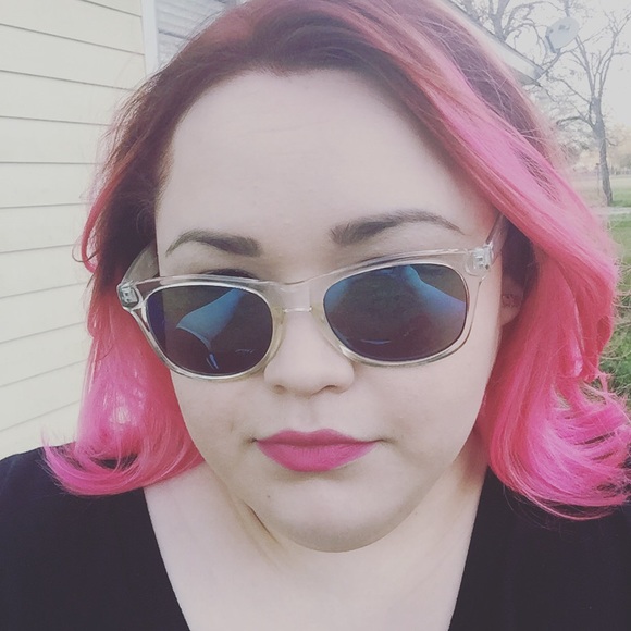 Welcome chicas!! 😜 - Picture 2 of 4